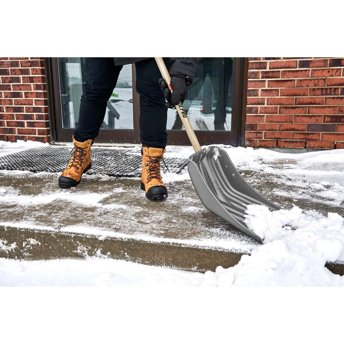 Garant - Snow Shovel, 13.9", Polypropylene Blade 