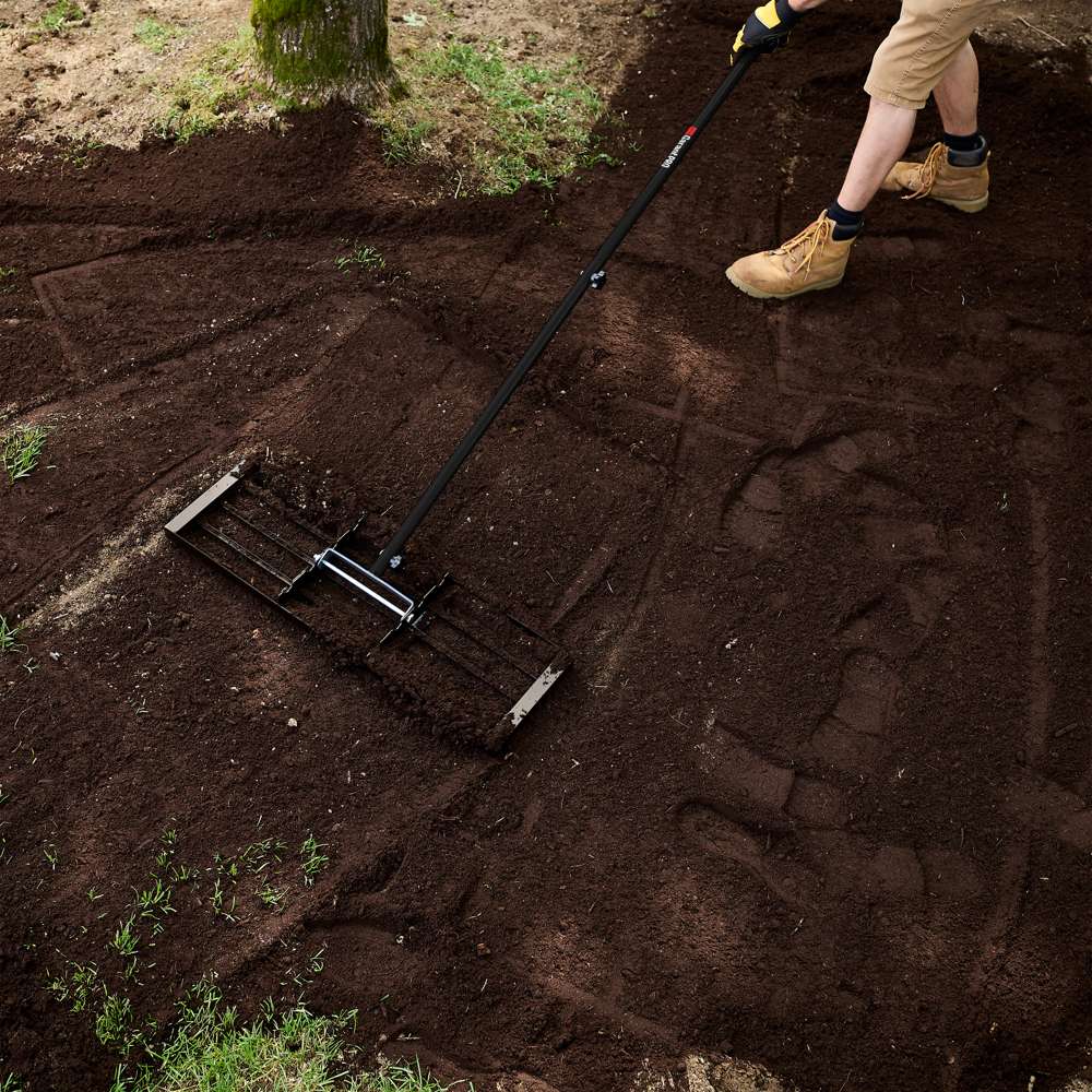 Levelling rake - Garant