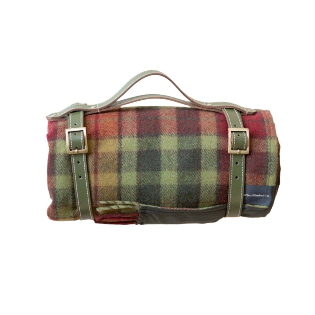 Couverture de pique-nique en laine recyclée avec sangles de transport en cuir, tartan d'automne Buchanan