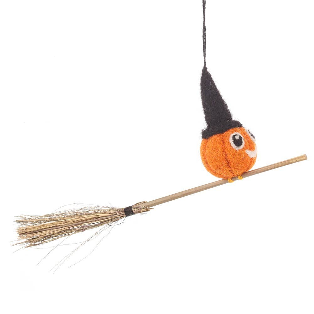 Handmade Biodegradable Hanging Felt Flying Pumpkin for Halloween